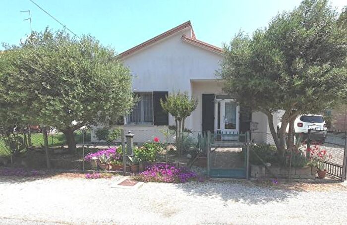 Casa quadrilocale in vendita in Via Beneficio, Copparo