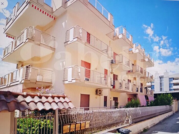 Appartamento trilocale in vendita in Via Cornelio Tacito, Aversa