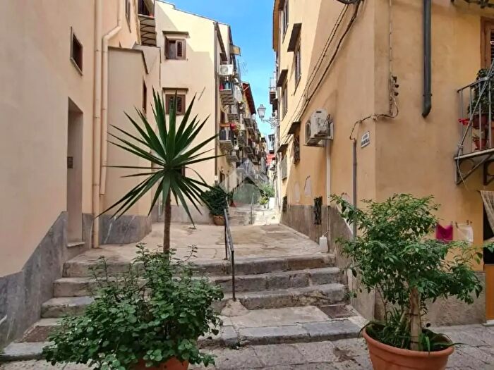 Appartamento bilocale in vendita in Vicolo Viviano Giancola, Palermo