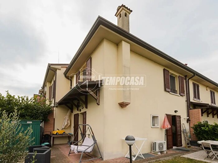 Appartamento quadrilocale in vendita in Via Martiri della Libertà, Massa Lombarda