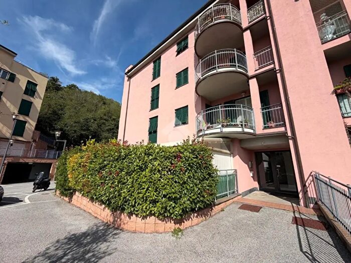 Appartamento trilocale in vendita in Via San Biagio di Valpolcevera, Genova