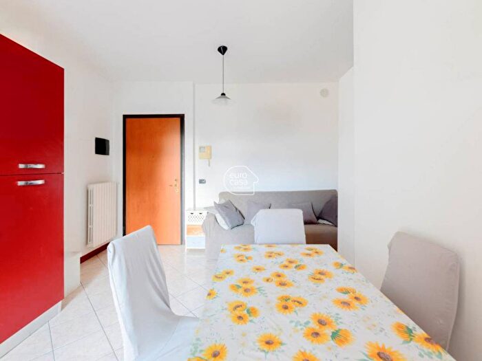 Appartamento bilocale in affitto in Vicolo della Lira, Centro, Cassina de Pecchi