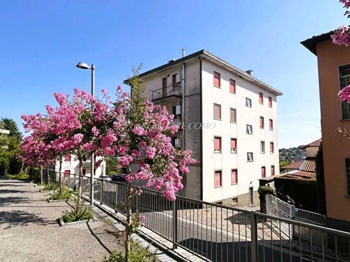 Appartamento trilocale in vendita in Via Cesare Battisti, Tavernerio