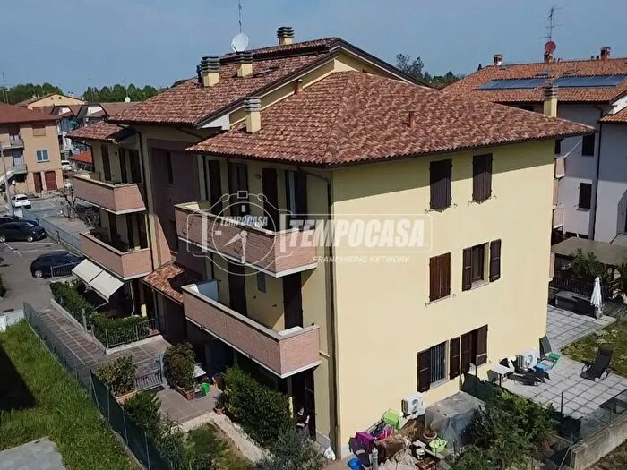 Appartamento trilocale in vendita in Via Canale, Castel Bolognese
