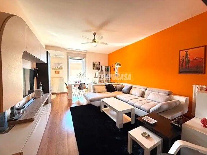 Appartamento trilocale in vendita in Via Domenico Caldara, Foggia