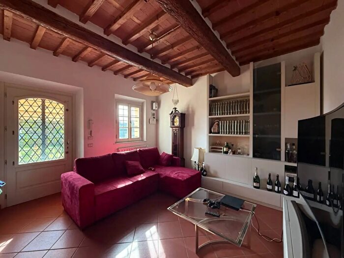 Casa con 13 locali in vendita in Porcari