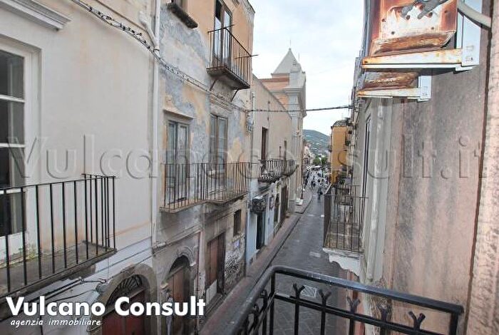 Appartamento con 5 locali in vendita in Corso Vittorio Emanuele, Lipari