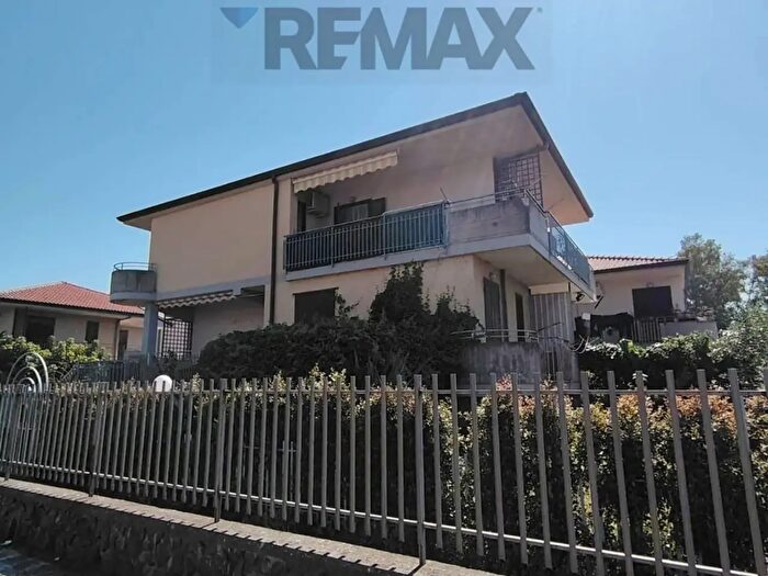 Appartamento bilocale in vendita in Via Simone Neri, Mascali