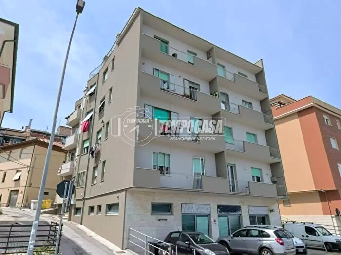 Appartamento con 5 locali in vendita in Via Flaminia, Falconara Marittima
