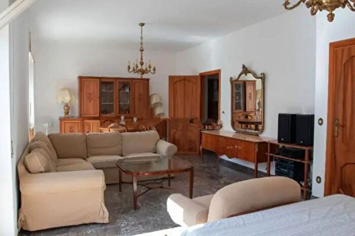 Appartamento con 5 locali in vendita in Via Vittorio Veneto, Ceglie Messapica