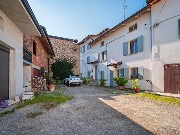 Casa con 7 locali in vendita in Risorgimento, Quattro Castella