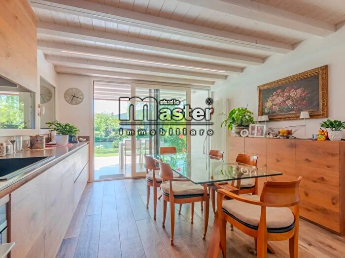 Casa con 9 locali in vendita in Ponte Ottavi, Treviso