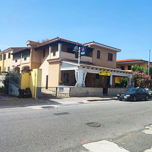 Appartamento trilocale in vendita in Via Liberazione N, Torpe