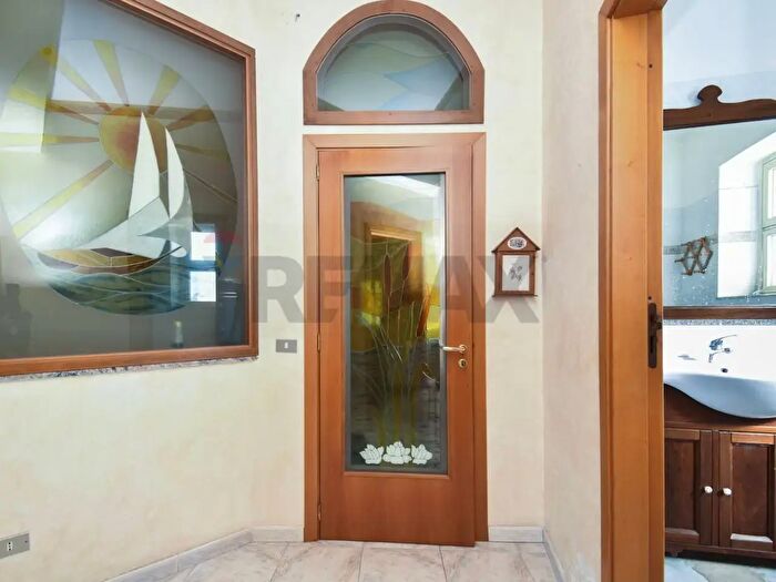 Appartamento con 6 locali in vendita in Via Salvatore Vigo, Acireale