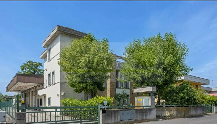 Casa con 6 locali in vendita in Via Austria, Castel Goffredo