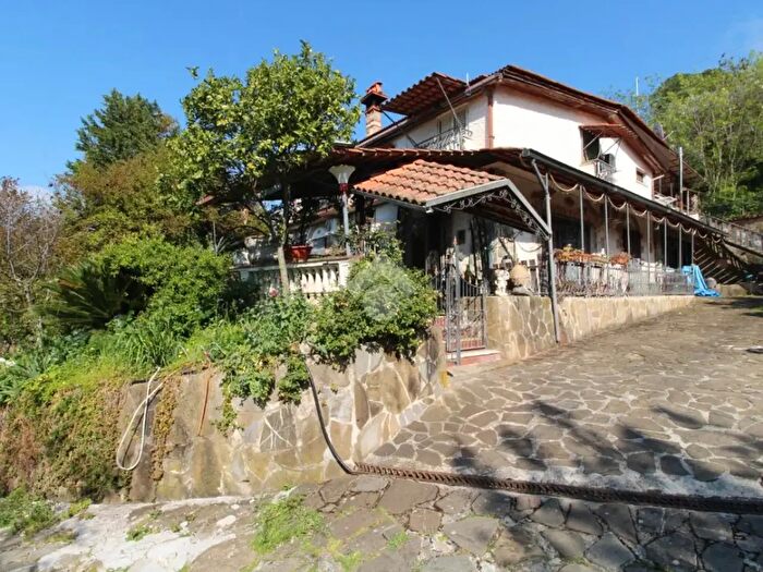 Casa con 8 locali in vendita in Cda De Feselle, Cicerale