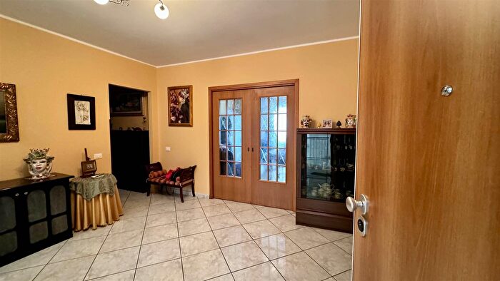 Appartamento con 5 locali in vendita in Via G Meli Scordia, Scordia