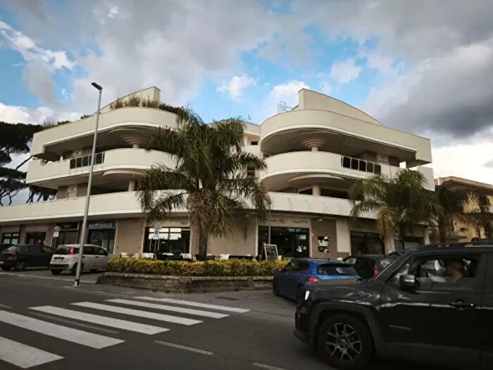 Appartamento quadrilocale in vendita in Via di Selva Candida, Roma