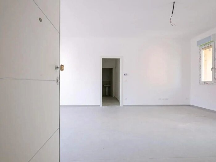 Appartamento con 5 locali in vendita in Cascina