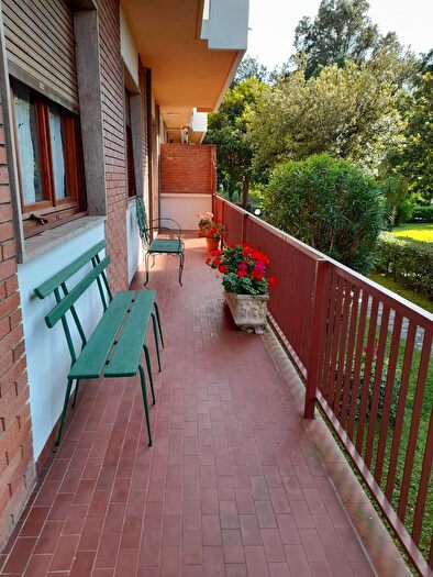 Appartamento con 5 locali in affitto in Massa