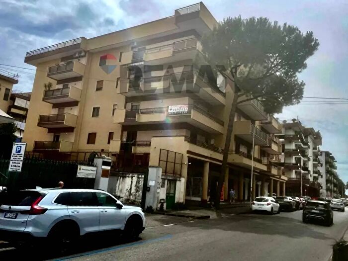 Appartamento con 7 locali in vendita in Frattamaggiore