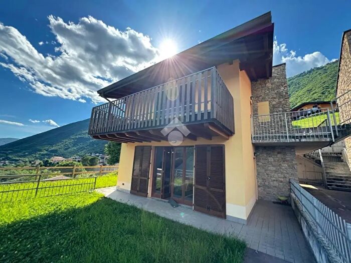 Casa con 5 locali in vendita in Via San Giorgio, Ranzanico