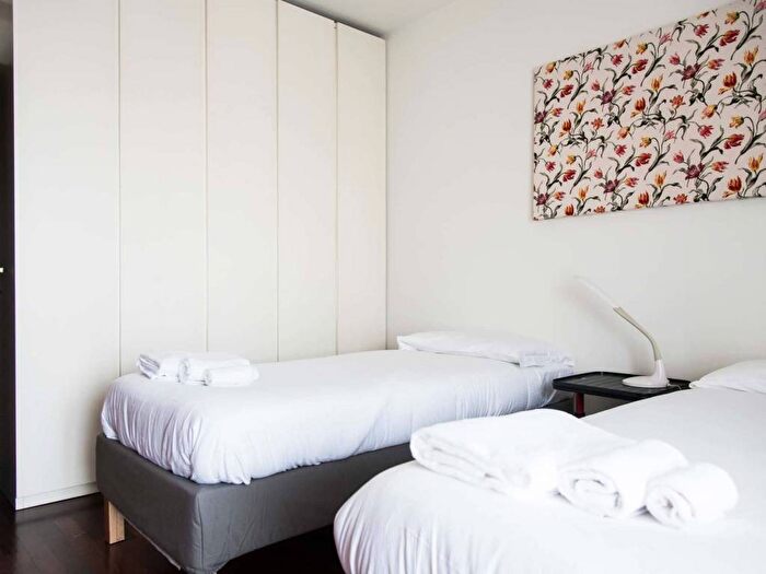 Appartamento trilocale in affitto in Via Carlo Vittadini, Bocconi, Milano