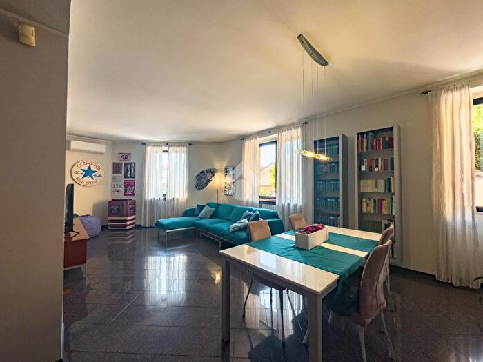 Appartamento quadrilocale in vendita in Via F Ferrucci, Lissone