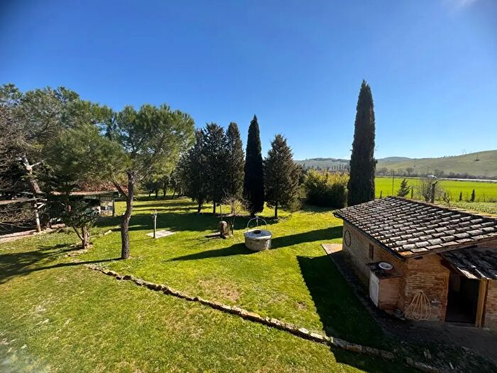 Casa con 12 locali in vendita in di Leonina, Asciano