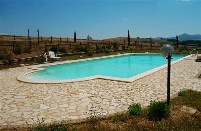 Appartamento trilocale in vendita in Montecatini Val Di Cecina