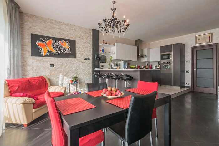 Appartamento con 7 locali in vendita in Via Giovanni Ansaldo, Forli