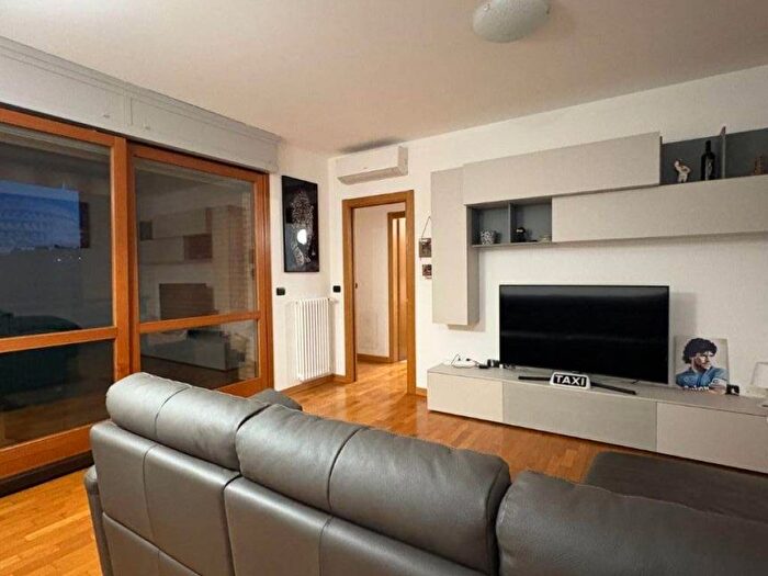 Appartamento trilocale in affitto in Meridiana, Casalecchio di Reno