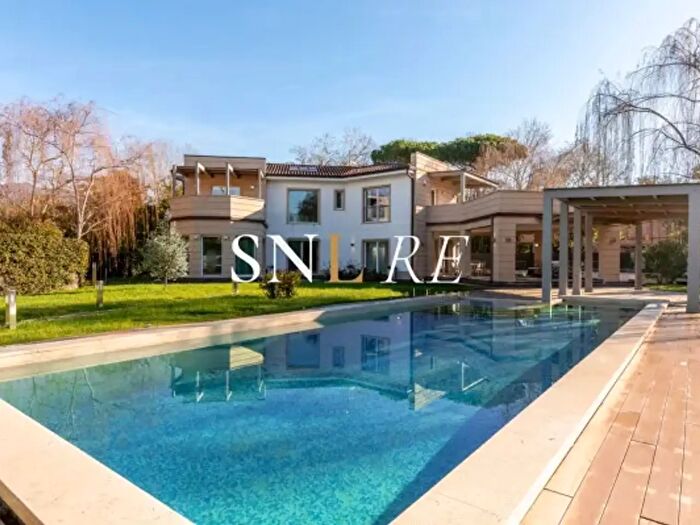 Casa con 6 locali in affitto in Via della Barbiera, Forte Dei Marmi