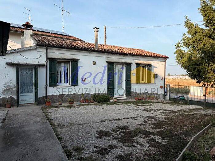 Casa con 6 locali in vendita in Via Bagnile, Cesena