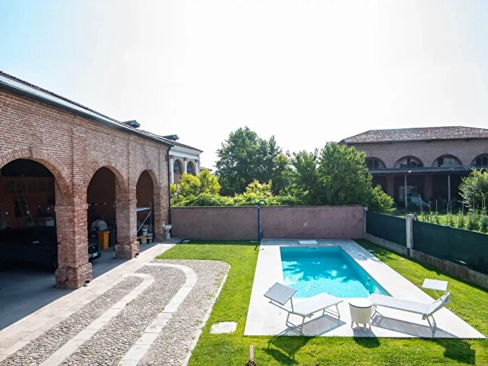 Casa quadrilocale in vendita in Via Gambina, Este