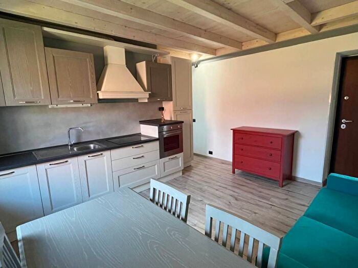 Appartamento bilocale in affitto in Centro, Cantello