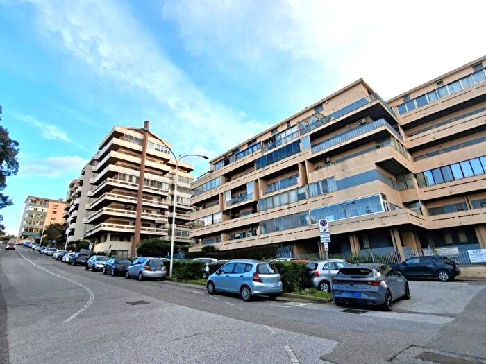 Appartamento trilocale in affitto in Via Redipuglia, Is Mirrionis, Cagliari