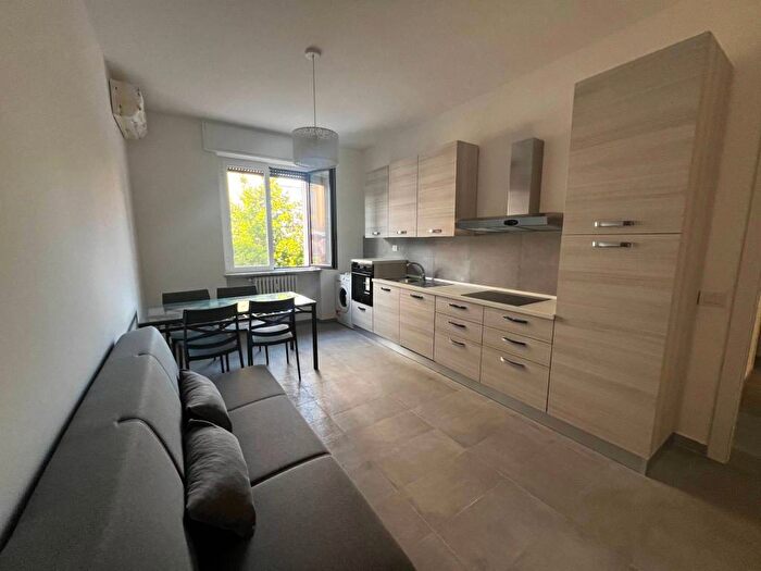 Appartamento quadrilocale in affitto in Via Antonio Fogazzaro, Montenero, Milano