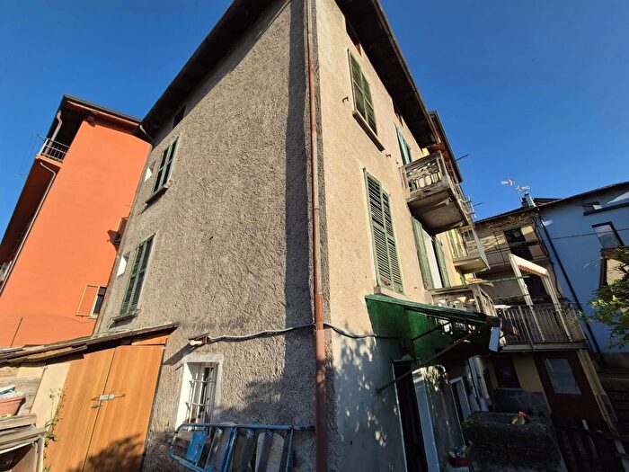 Casa con 5 locali in vendita in Via Alessandro Manzoni Dervio, Dervio