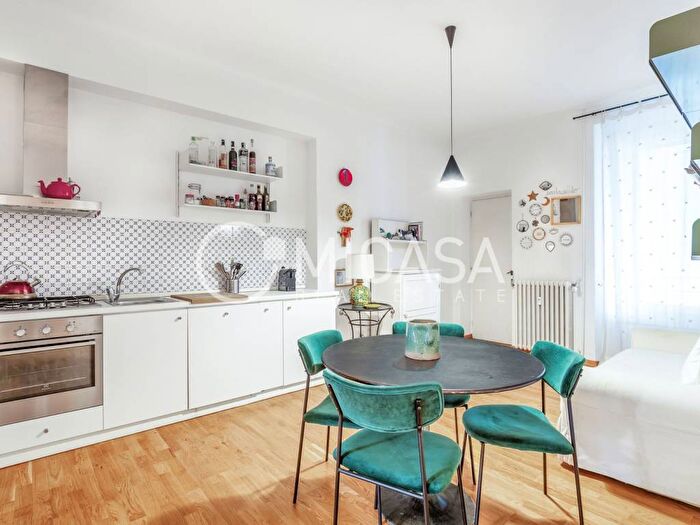 Appartamento bilocale in affitto in Via Ugo Bassi, Isola, Milano