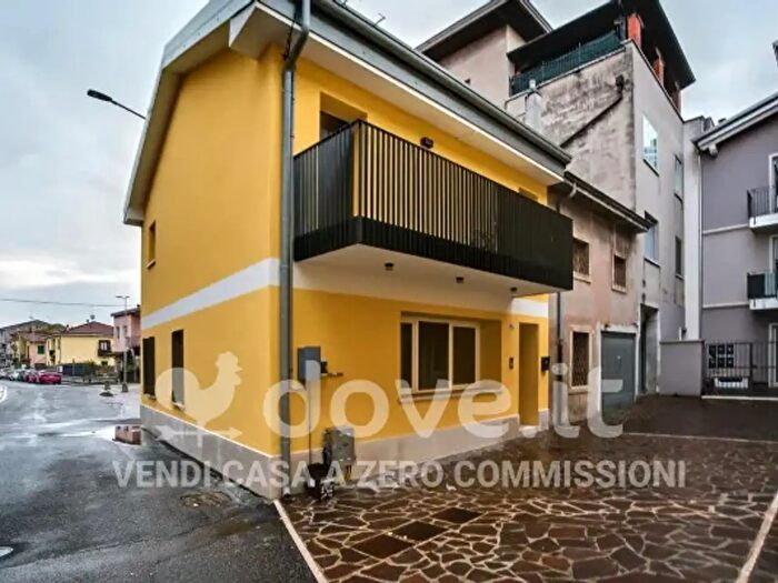 Casa trilocale in vendita in Via Nuova, Sommacampagna