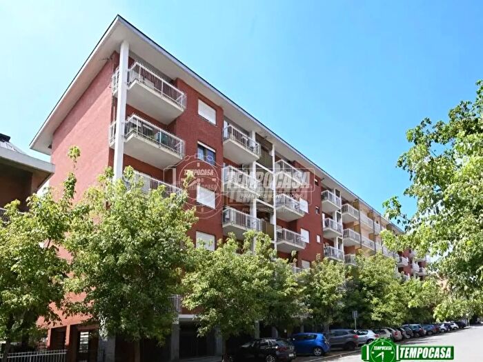 Appartamento con 5 locali in vendita in Via Antonio Sciesa, Venaria Reale