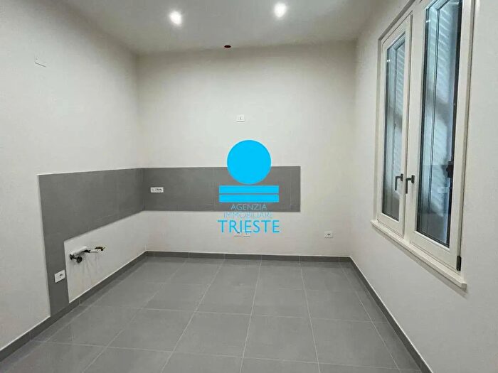 Casa con 6 locali in affitto in Pesaro