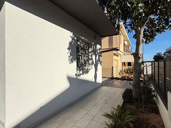 Appartamento con 8 locali in vendita in Via Alessandro Volta, Roseto Degli Abruzzi