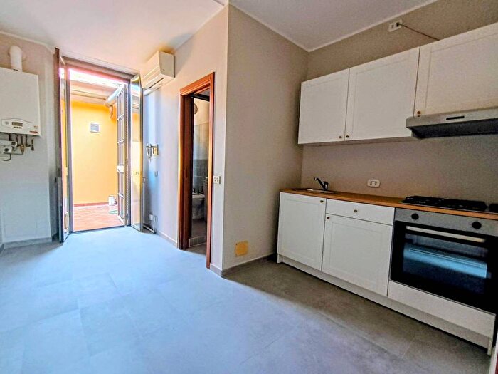 Appartamento bilocale in affitto in Via Voghera, Solari, Milano