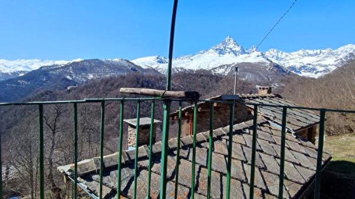 Casa bilocale in vendita in Borgata Sagne, Crissolo