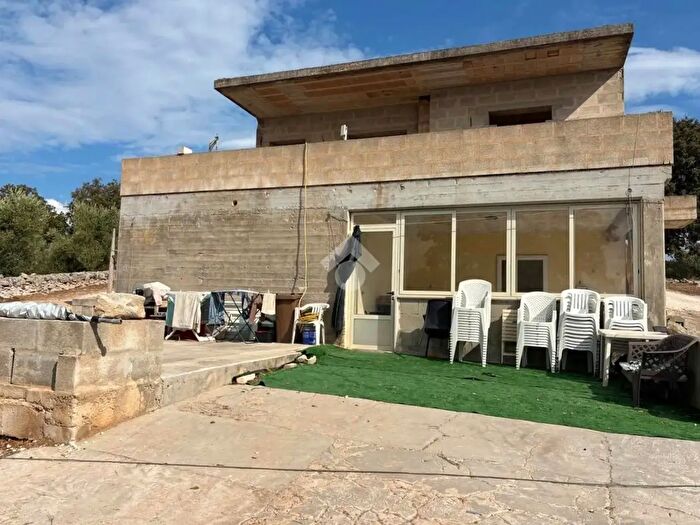 Casa con 9 locali in vendita in Strada Comunale Papariello, Locorotondo