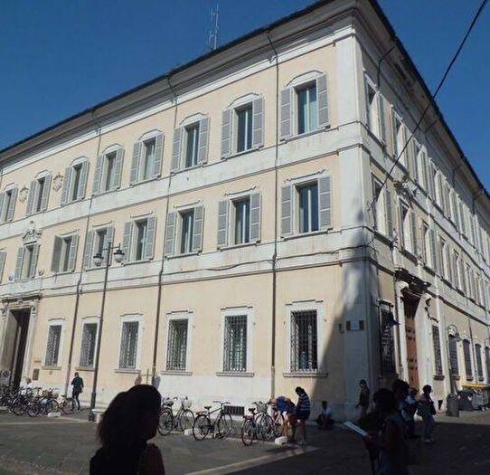 Appartamento con 6 locali in affitto in Via Serafino Ferruzzi, Centro Storico, Ravenna