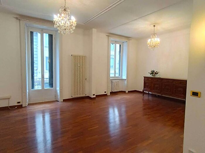 Appartamento con 5 locali in affitto in Via Bartolomeo Panizza, Vercelli Wagner, Milano