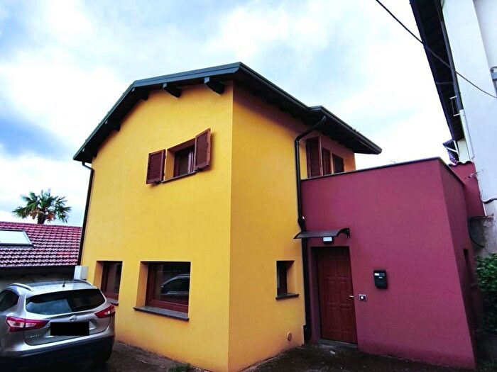 Appartamento trilocale in affitto in Via Settembre, Cavallasca, San Fermo della Battaglia
